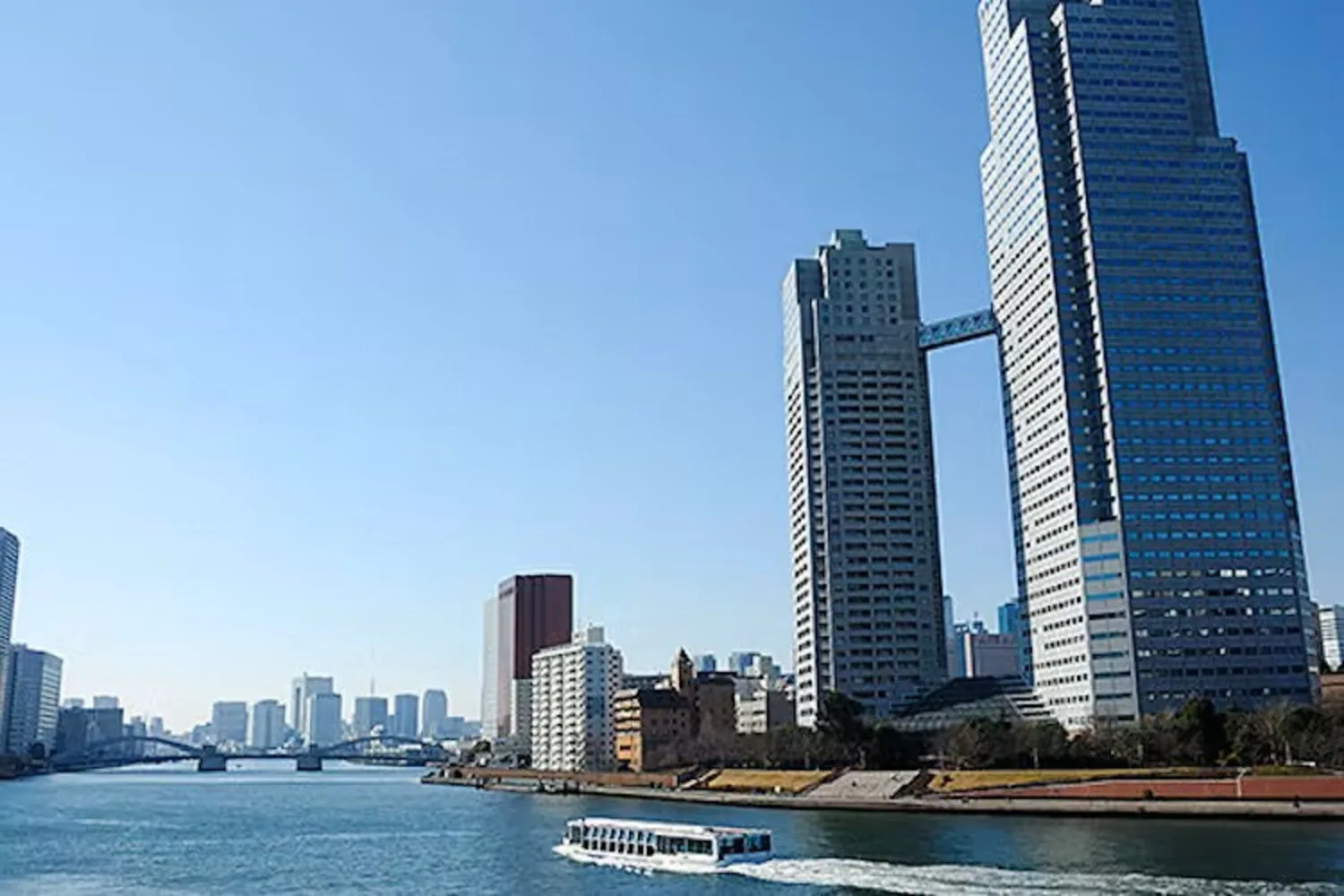 【予約可】東京で還暦祝いランチならここ！個室確約に加え花束や記念撮影などサプライズ演出もあるレストラン10選！