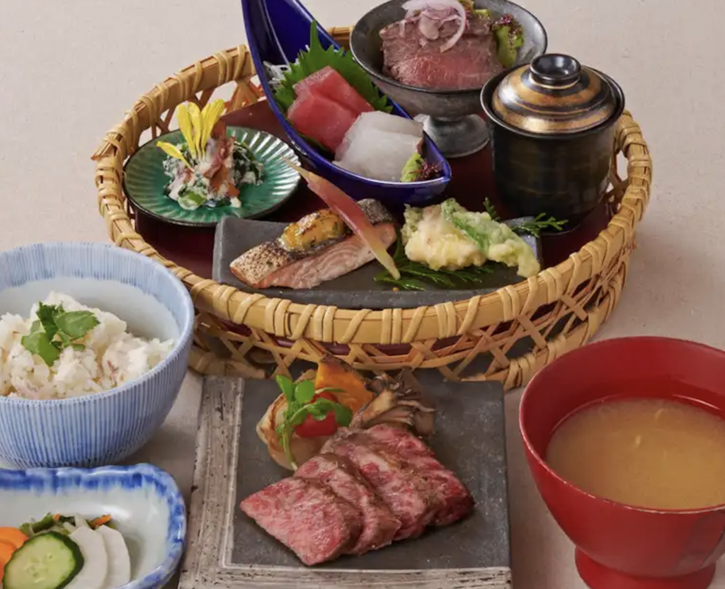 【横浜駅】学生カップルにも優しい本格和食御膳×程よい明るさの半個室で落ち着いて過ごせる「ダイナミックキッチン＆バー 響 横浜スカイビル店」