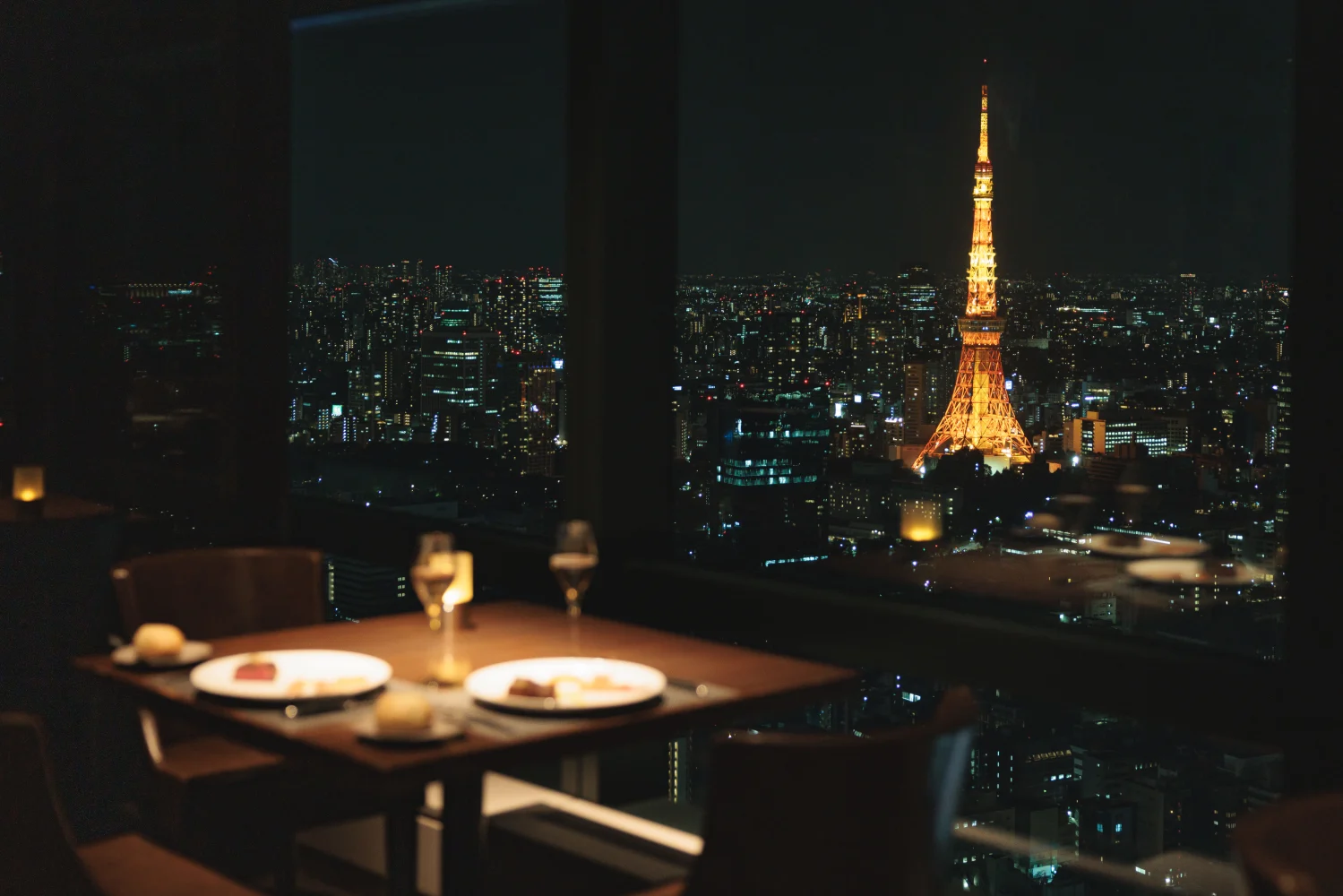 【予約可】汐留で夜景を望みならプロポーズするならここ！窓際席確約や花束などの演出も可能なロマンティックなレストラン10選