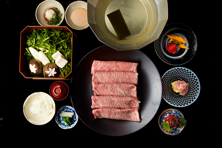 【東京駅】最高級和牛を贅沢に味わう×あたたかみがある和の個室「すき焼き十二天」