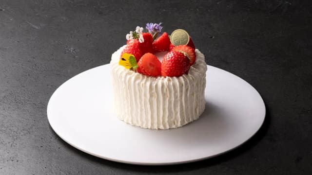 季節のフルーツデコレーションケーキ