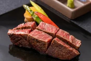 【贅沢な一品】伊予牛のシャトーブリアン(9,680円 / 人前)