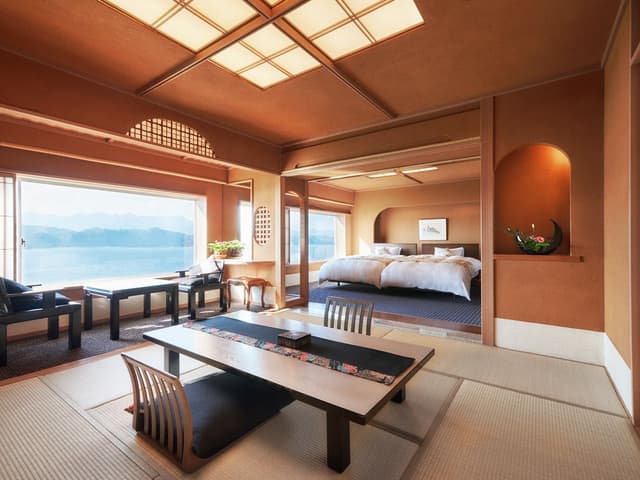 【1泊2食付★アニバーサリー宿泊プラン】最上階×オーシャンビューの絶景★伊勢海老付きフレンチコース+メッセージ付きデザートプレート付★お部屋で花束・バルーンサプライズ可★熊野で思い出に残る1日